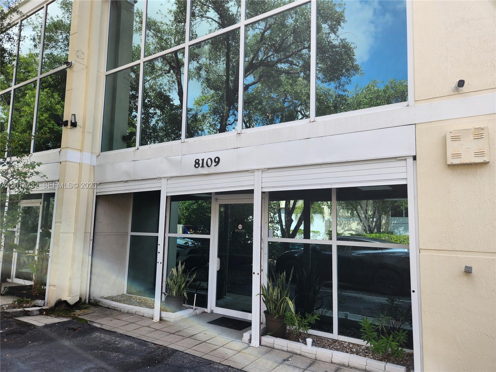 See details 8109 / sq. ft. $ 2026-05-06 0 Photo