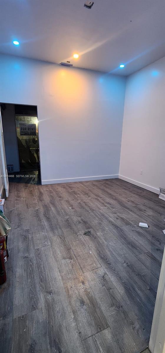 See details 33 / sq. ft. $ 2026-05-06 0 Photo