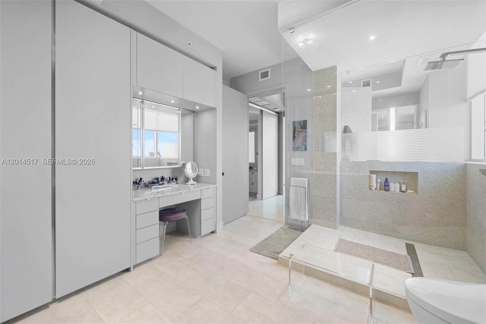 4901 3 / 5 3016 sq. ft. $ 2026-05-06 0 Photo