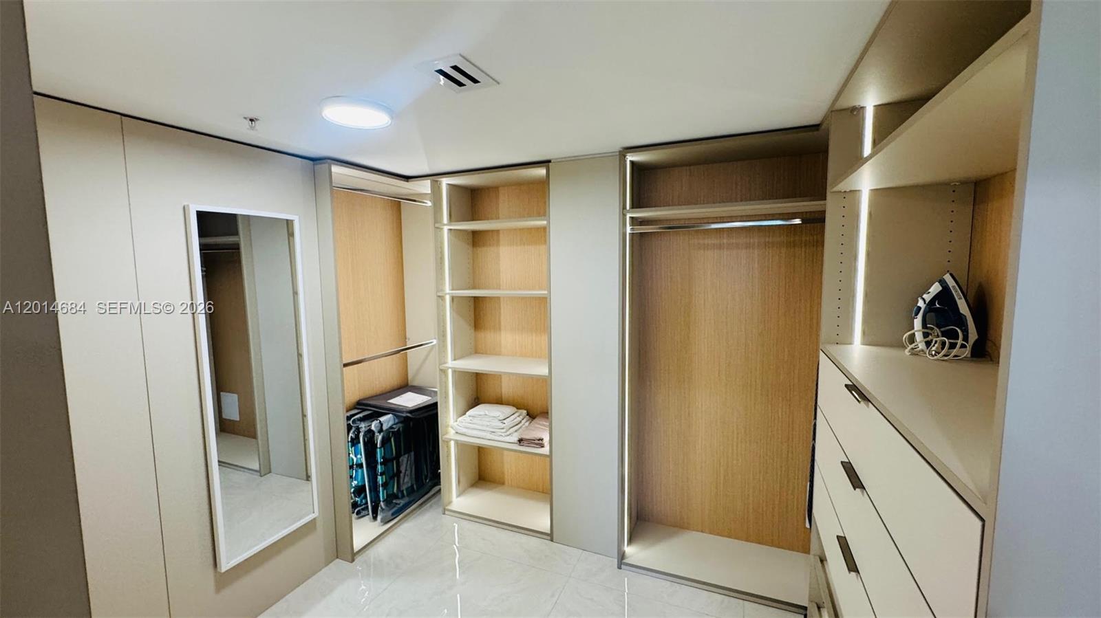See details 811 2 / 2 1507 sq. ft. $ 2026-05-07 0 Photo