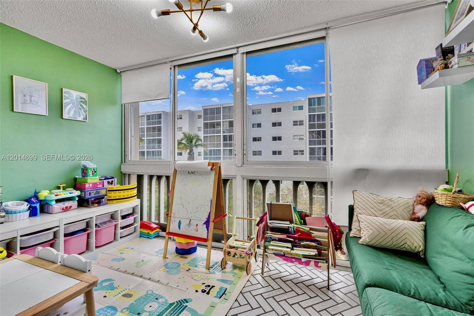 Photo of 609 14th Ave  #405, Hallandale Beach, Florida, 33009 - 