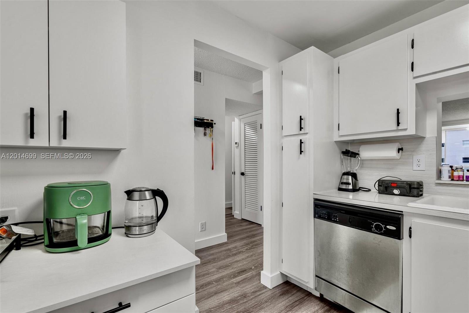 Photo of 609 14th Ave  #405, Hallandale Beach, Florida, 33009 - 
