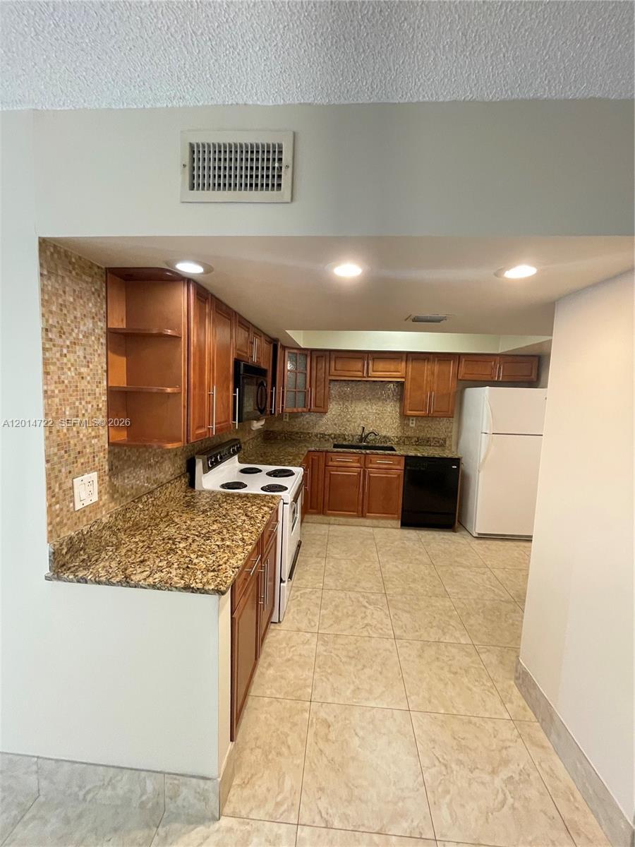 Photo of 2000 Atlantic Shores Blvd #118, Hallandale Beach, Florida, 33009 -