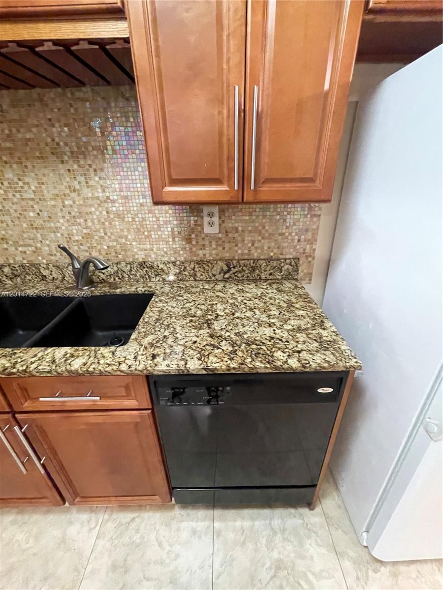 Photo of 2000 Atlantic Shores Blvd #118, Hallandale Beach, Florida, 33009 -