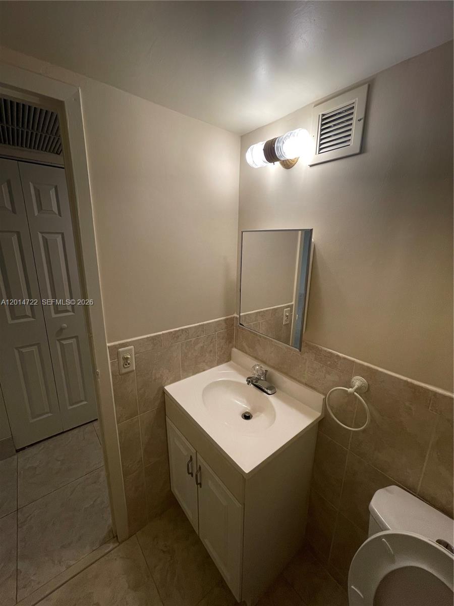 Photo of 2000 Atlantic Shores Blvd #118, Hallandale Beach, Florida, 33009 -