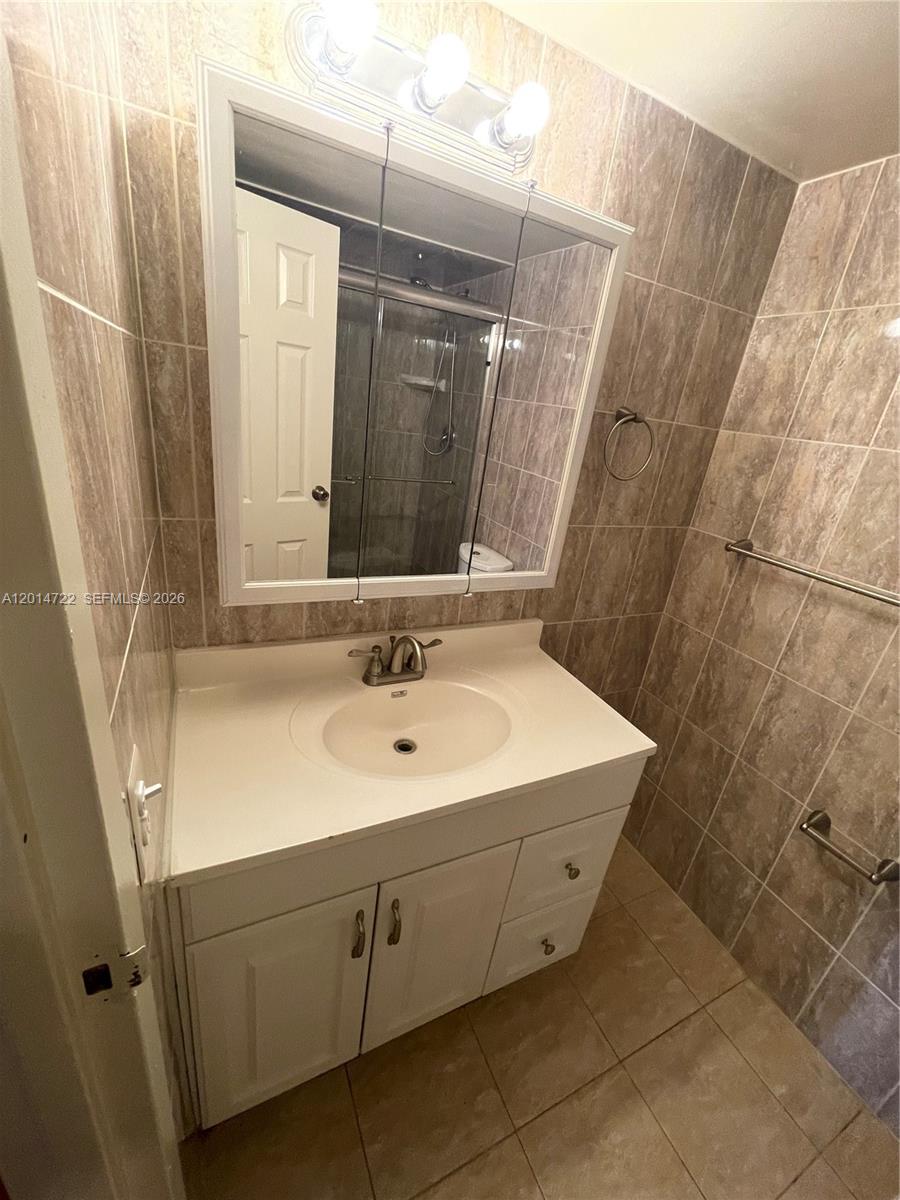 Photo of 2000 Atlantic Shores Blvd #118, Hallandale Beach, Florida, 33009 -