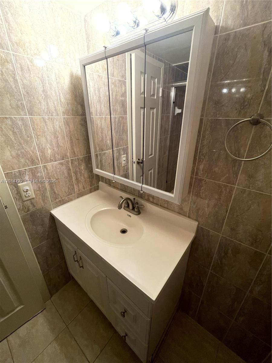 Photo of 2000 Atlantic Shores Blvd #118, Hallandale Beach, Florida, 33009 -