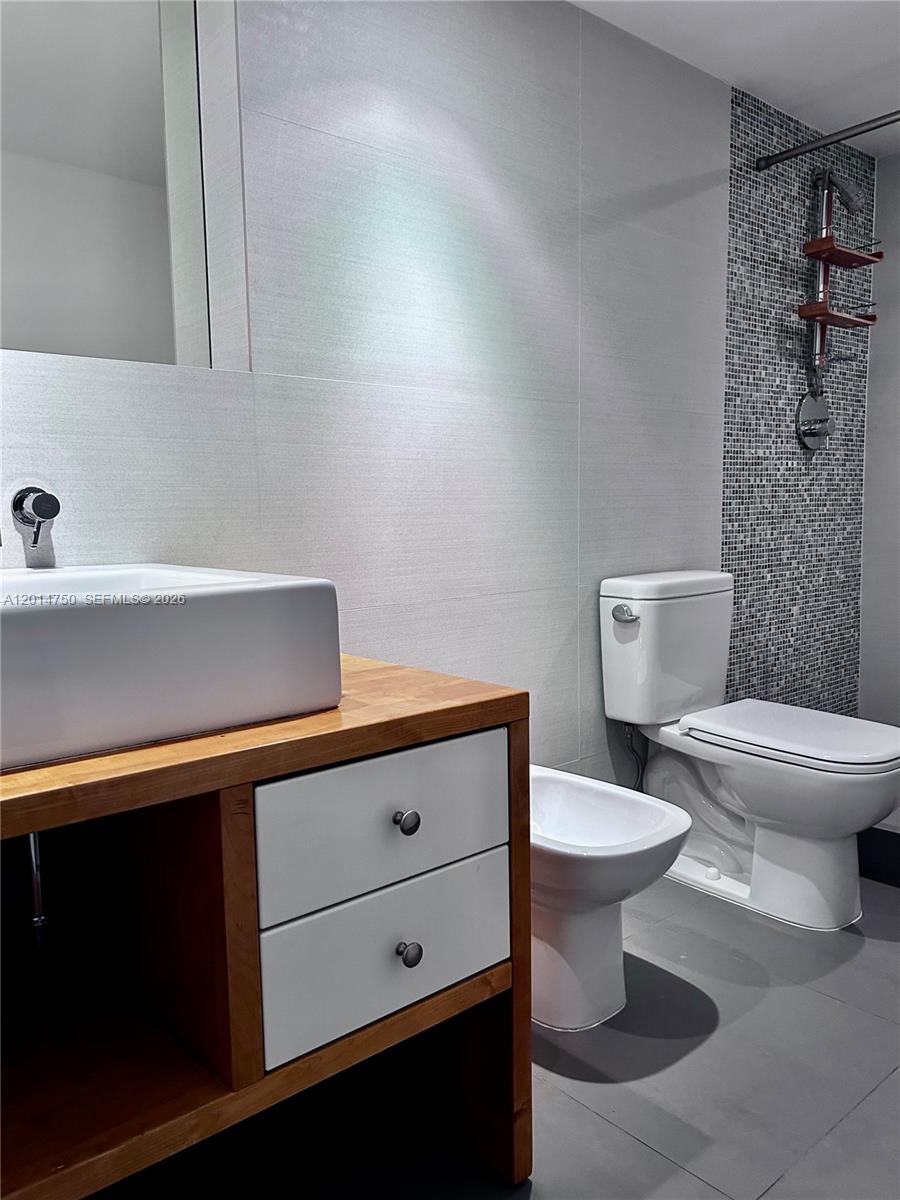 Photo of 20365 Country Club Dr  (20365), Aventura, Florida, 33180 - 2nd bedroom bath with bidet