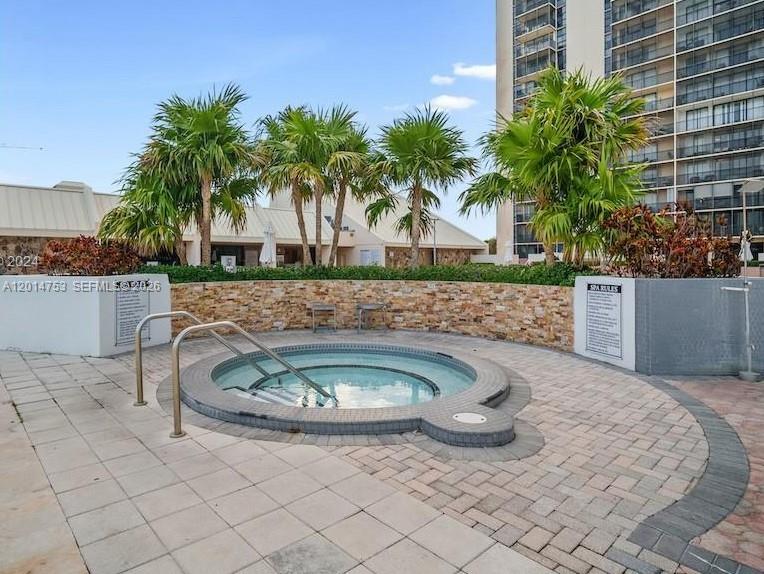 Photo of 20301 Country Club Dr  #1025, Aventura, Florida, 33180 - 