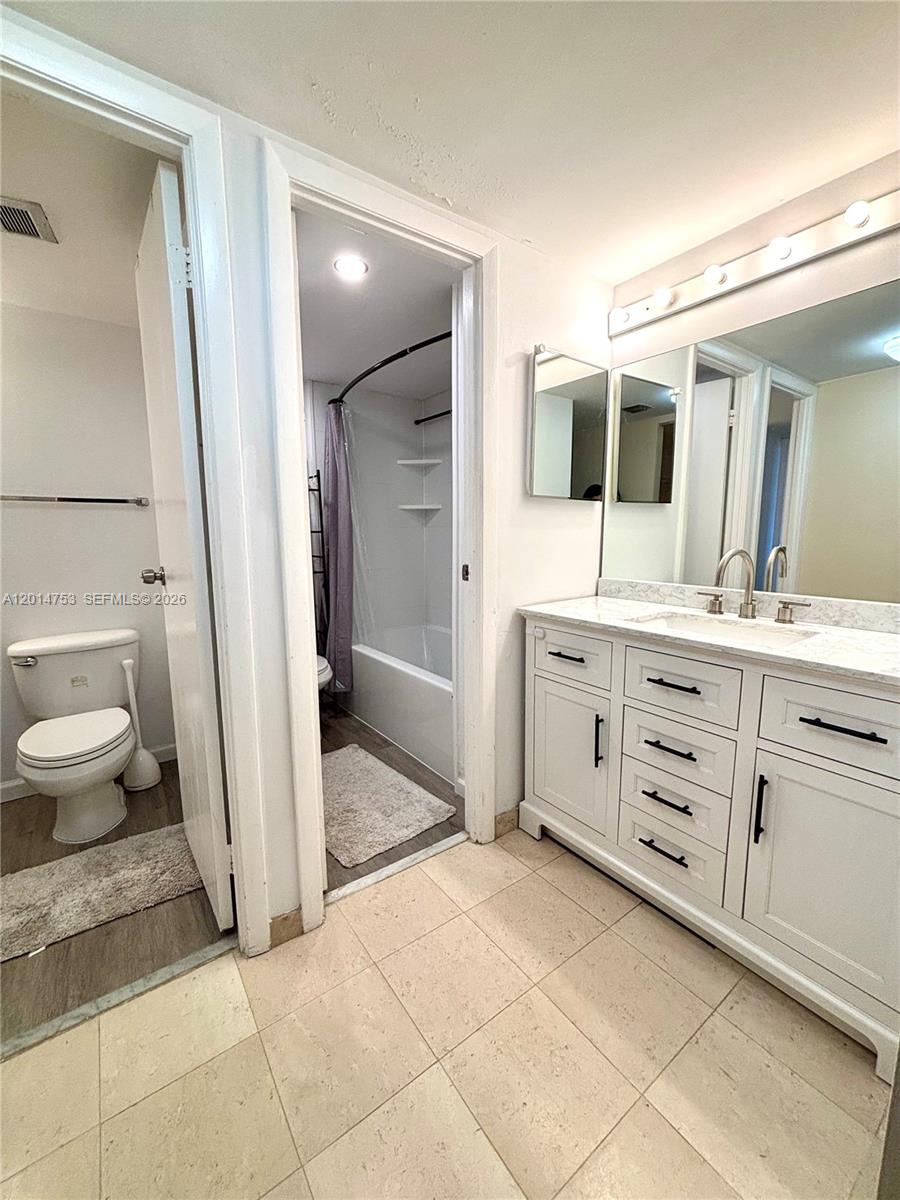 Photo of 20301 Country Club Dr  #1025, Aventura, Florida, 33180 - 