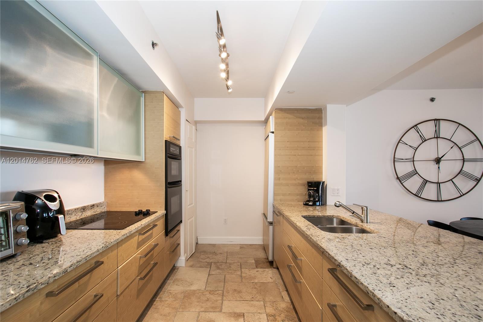 4504 3 / 3 1675 sq. ft. $ 2026-05-07 0 Photo