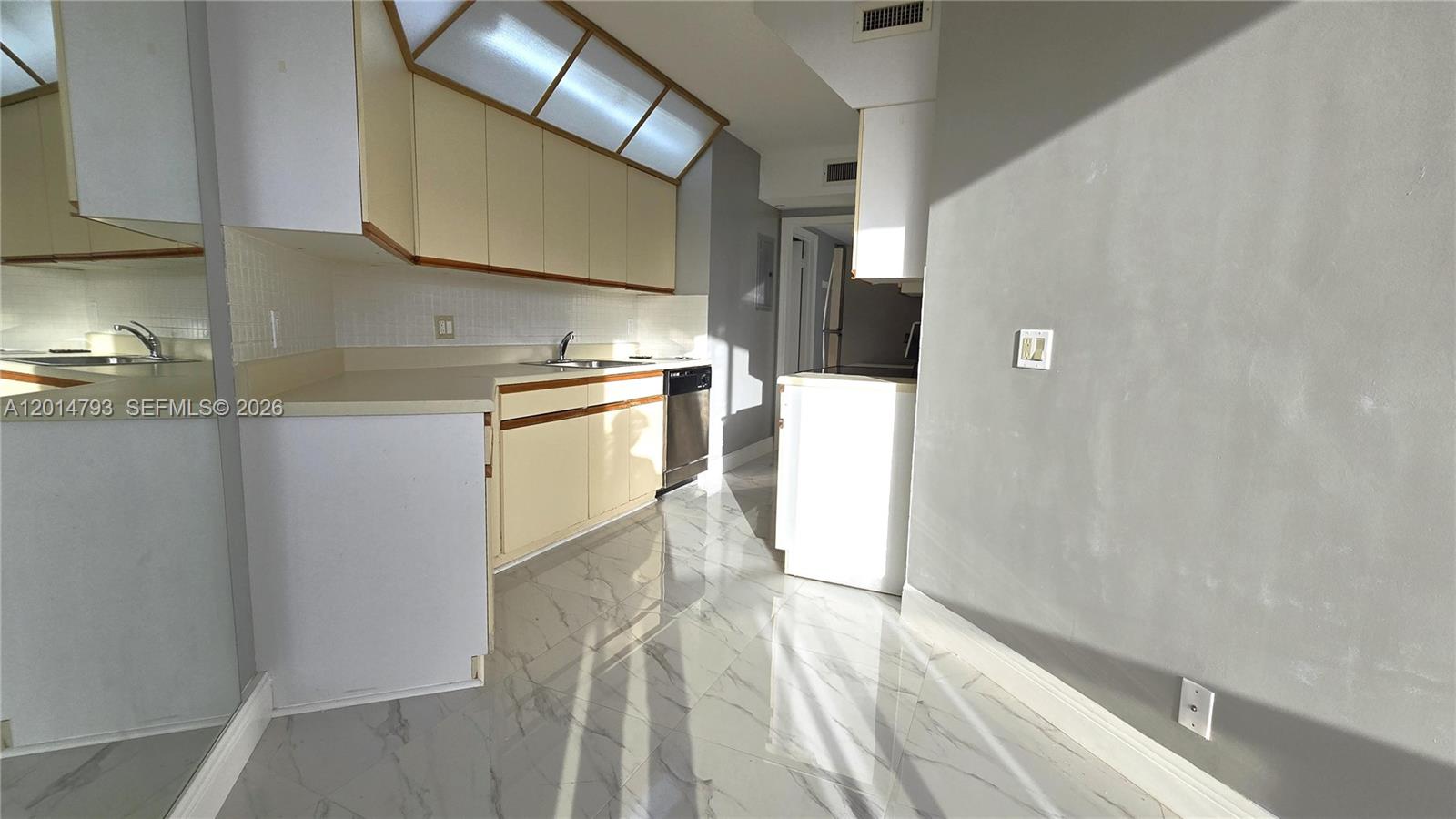 Photo of 3610 Yacht Club Dr #615, Aventura, Florida, 33180 -