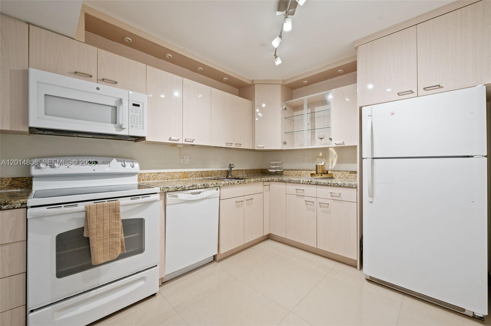 Photo of 1833 Ocean Dr  #809, Hallandale Beach, Florida, 33009 - 