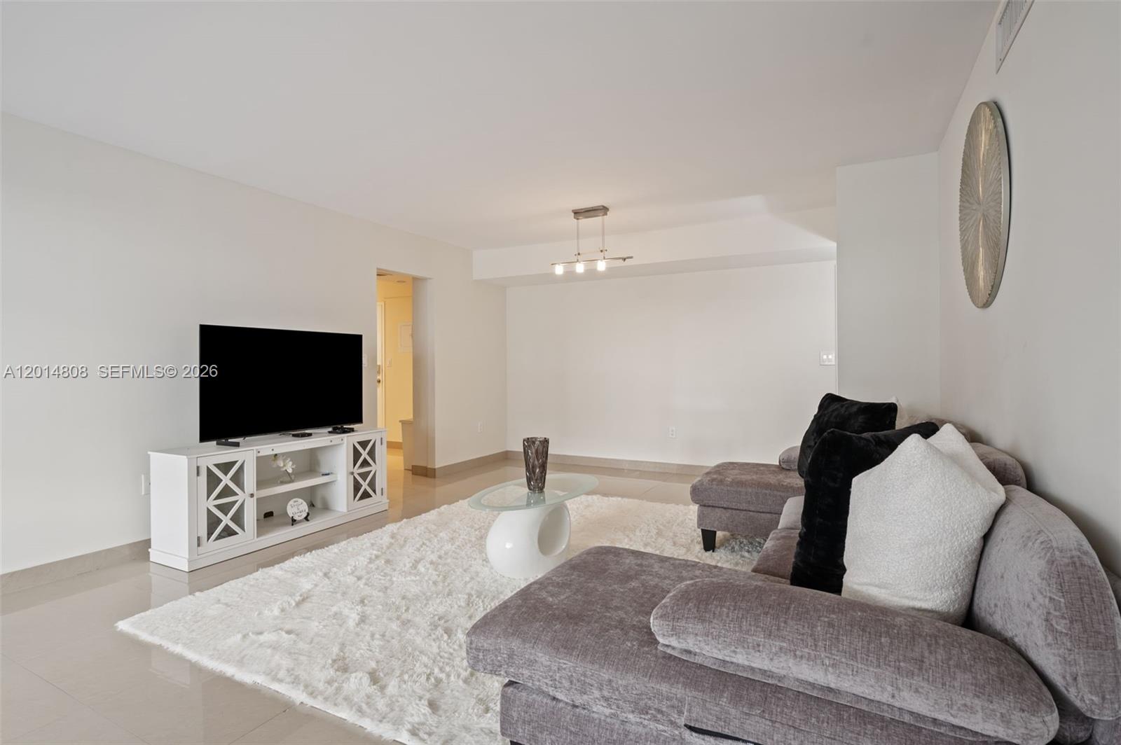 Photo of 1833 Ocean Dr  #809, Hallandale Beach, Florida, 33009 - 