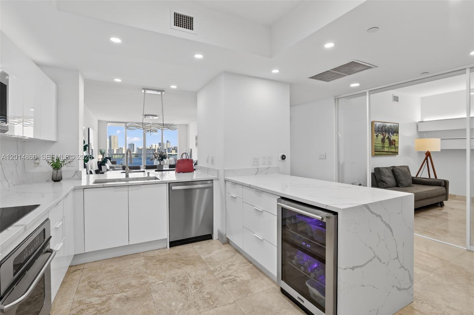 Photo of 3330 190th St  #1817, Aventura, Florida, 33180 - 