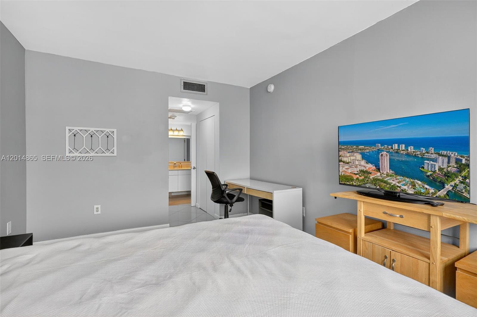 1009 1 / 2 762 sq. ft. $ 2026-05-07 0 Photo