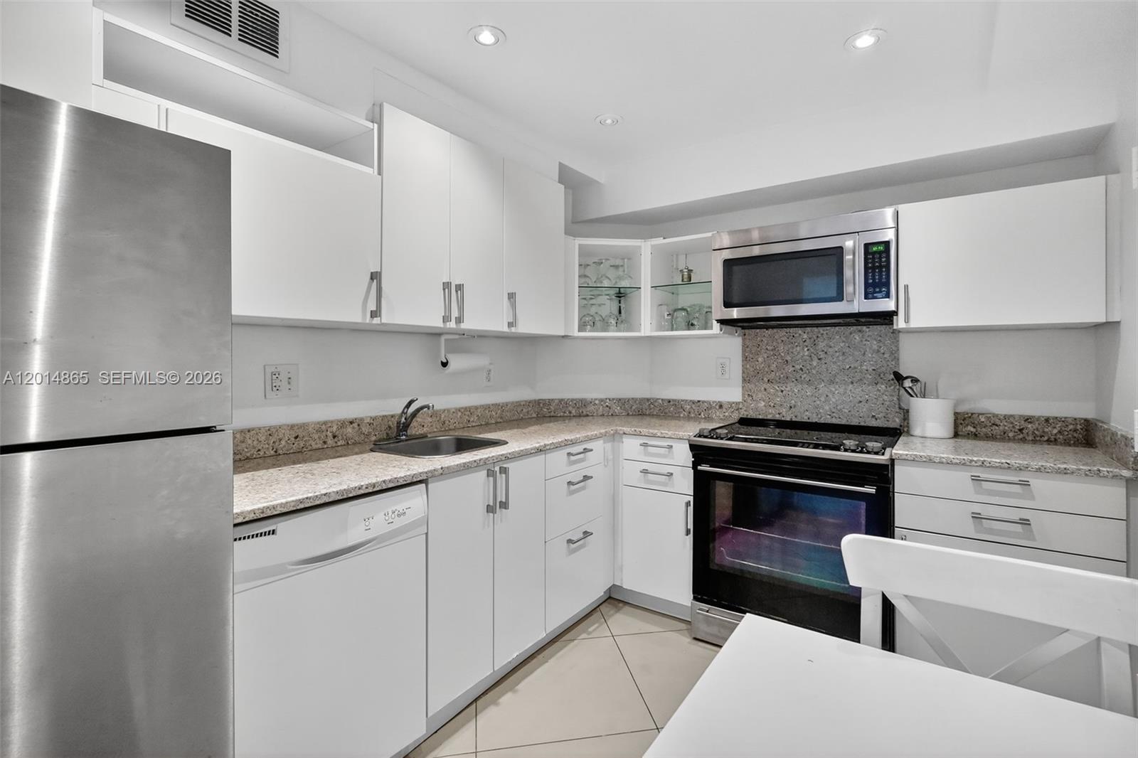 1009 1 / 2 762 sq. ft. $ 2026-05-07 0 Photo
