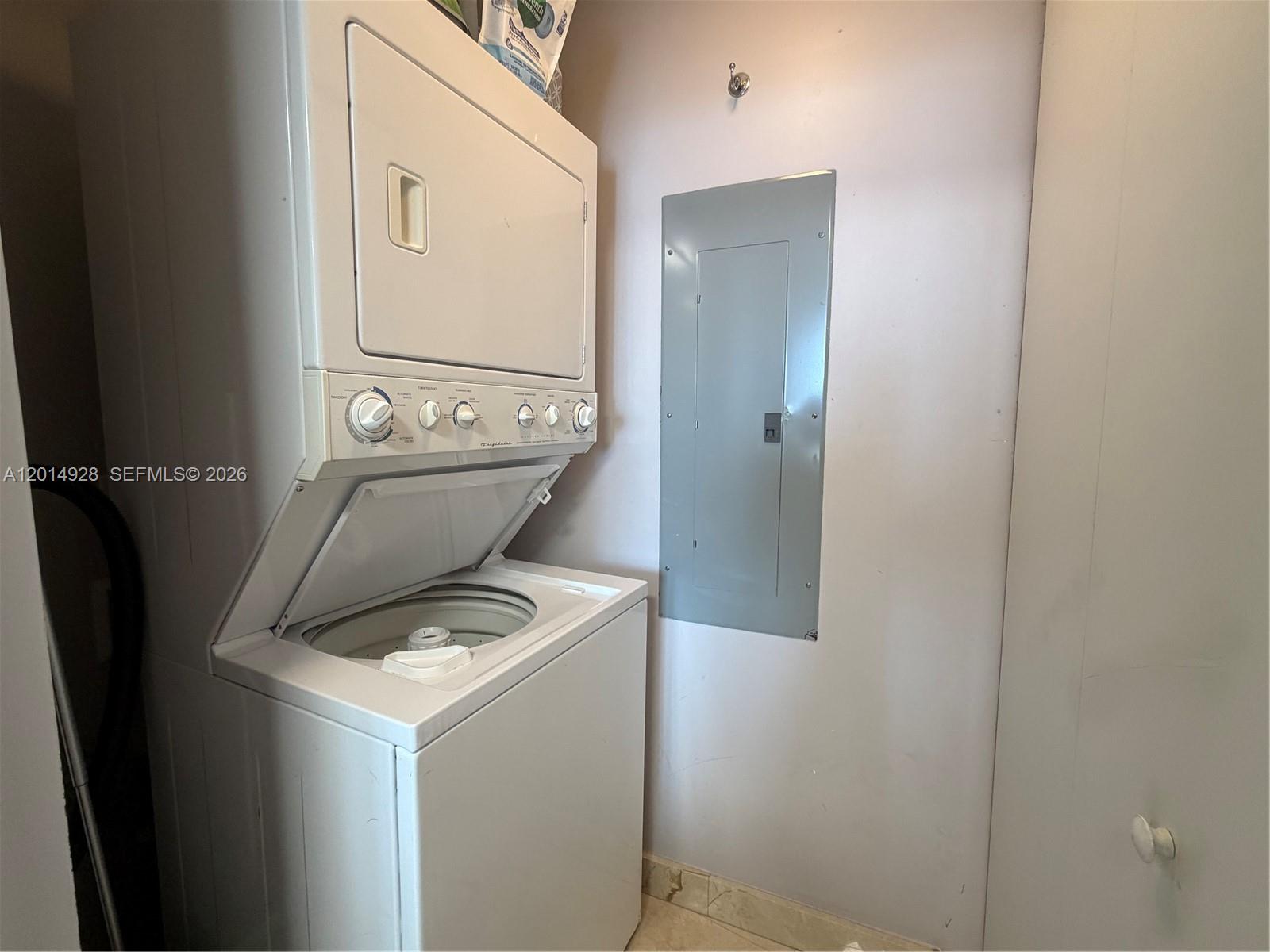 1908 1 / 2 881 sq. ft. $ 2026-05-07 0 Photo