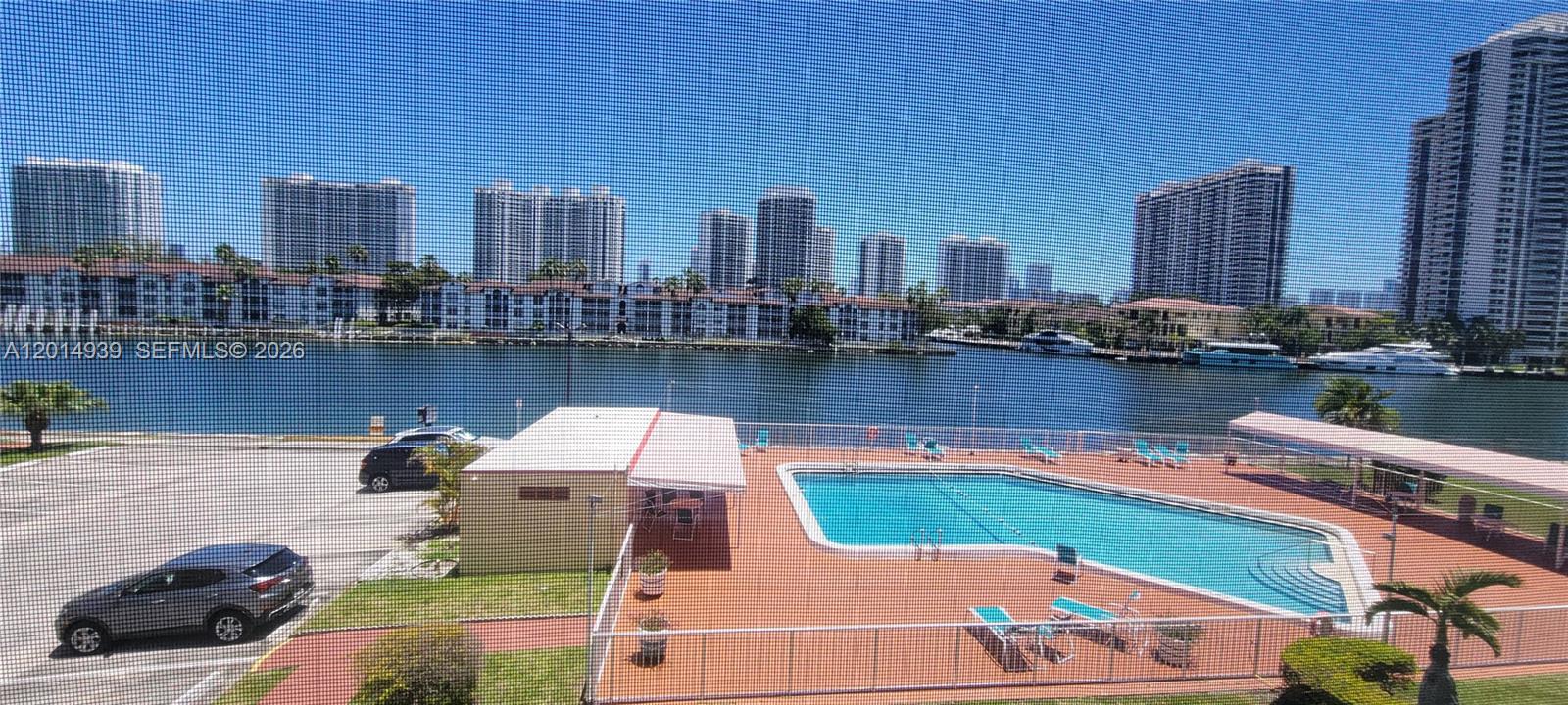 D301 1 / 1 817 sq. ft. $ 2026-05-07 0 foto
