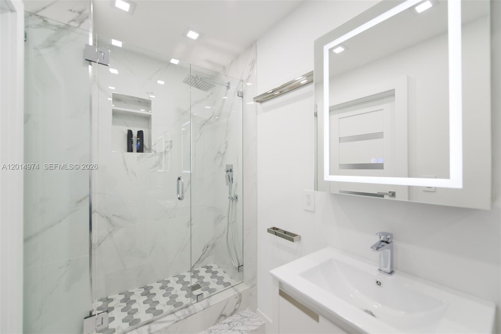 PHM 1 / 2 870 sq. ft. $ 2026-05-07 0 Photo