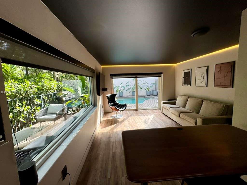 Photo of 935 Weeping Willow Way  (935), Hollywood, Florida, 33019 - 