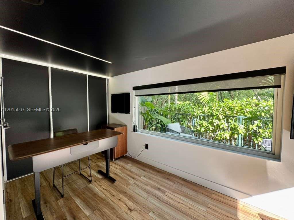 Photo of 935 Weeping Willow Way  (935), Hollywood, Florida, 33019 - 