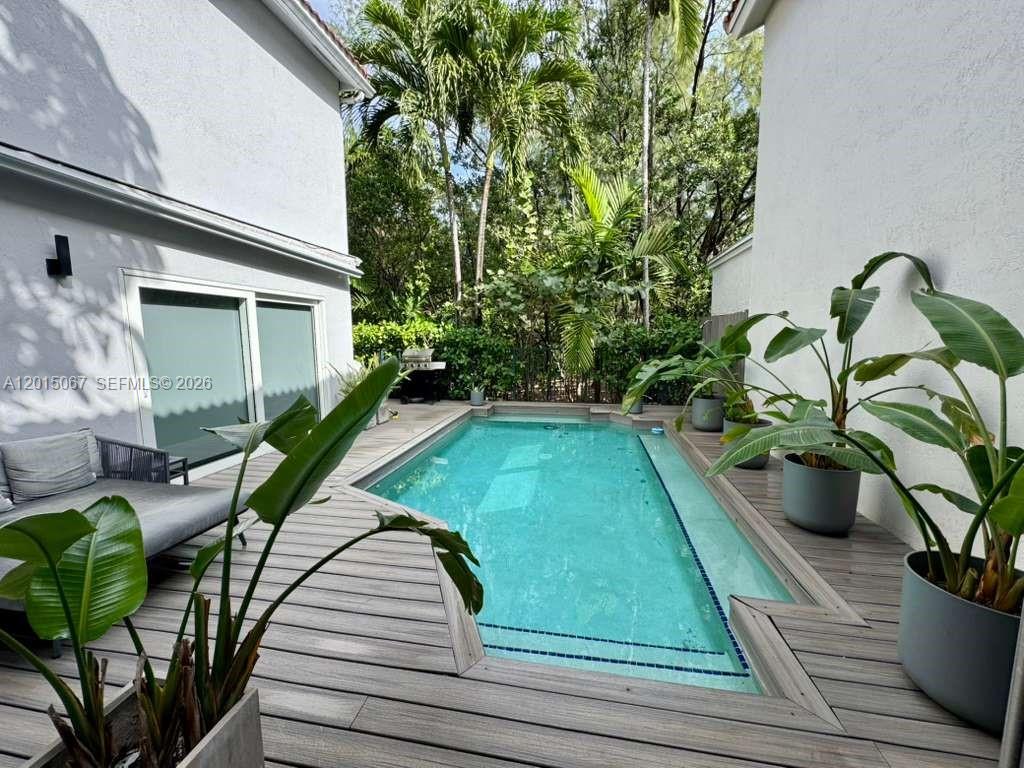 Photo of 935 Weeping Willow Way  (935), Hollywood, Florida, 33019 - 