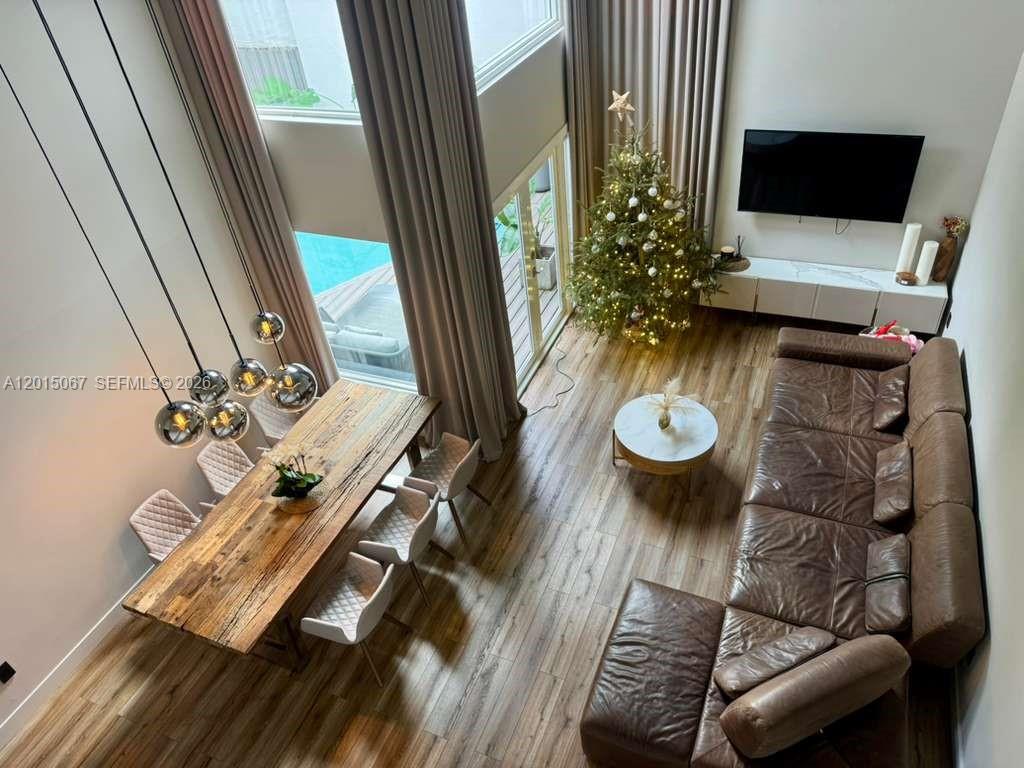 Photo of 935 Weeping Willow Way  (935), Hollywood, Florida, 33019 - 
