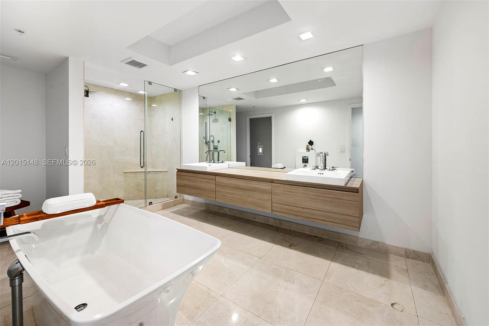 Photo of 17111 Biscayne Blvd  #606, North Miami Beach, Florida, 33160 - 