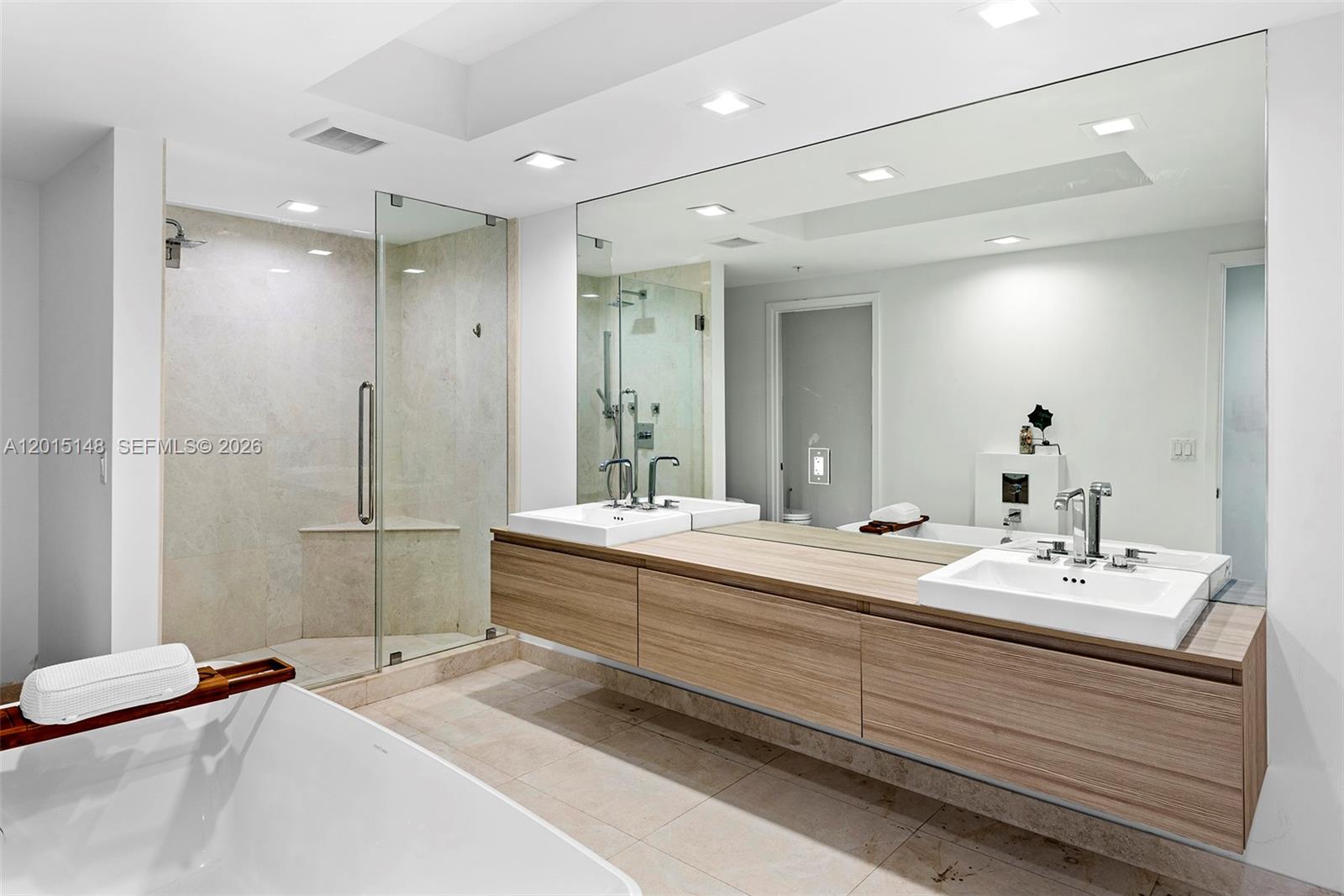 Photo of 17111 Biscayne Blvd  #606, North Miami Beach, Florida, 33160 - 