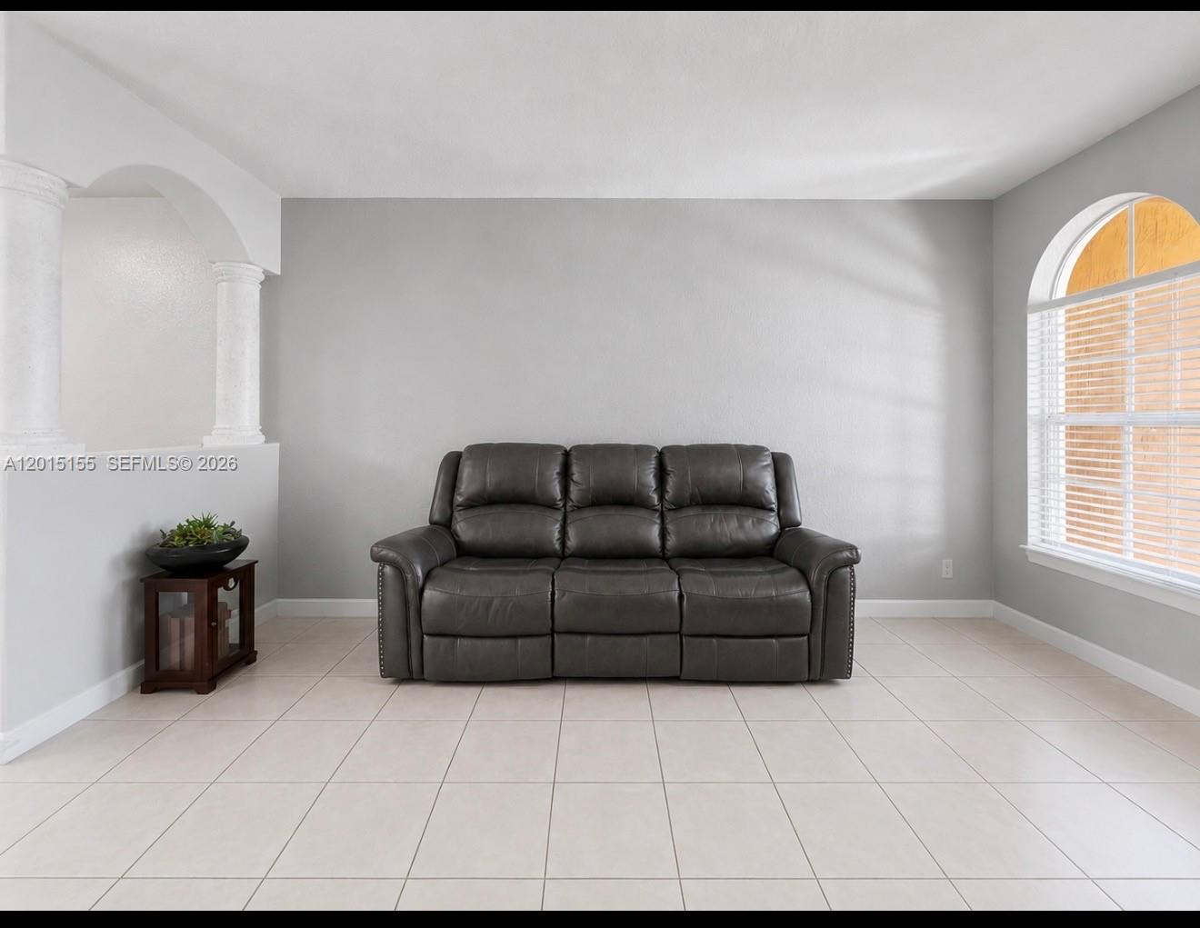 See details 1441 4 / 2 1852 sq. ft. $ 2026-06-22 0 Photo