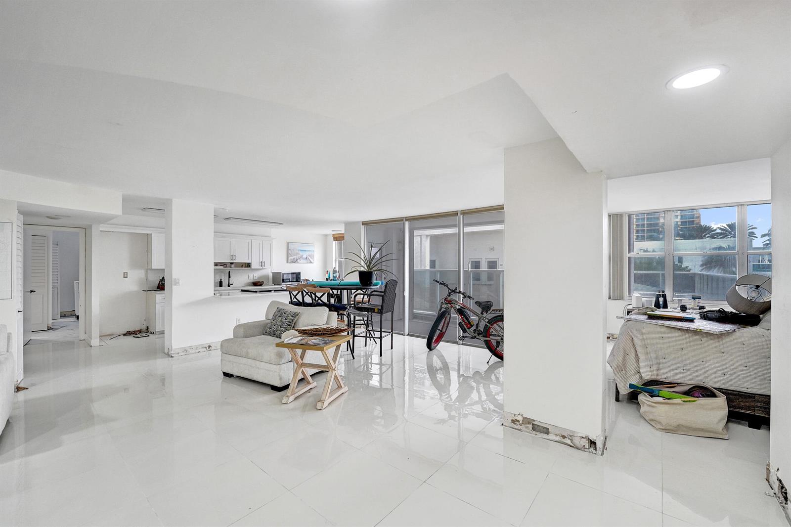 Photo of 2751 Ocean #302s, Hollywood, Florida, 33019 - DSC08940