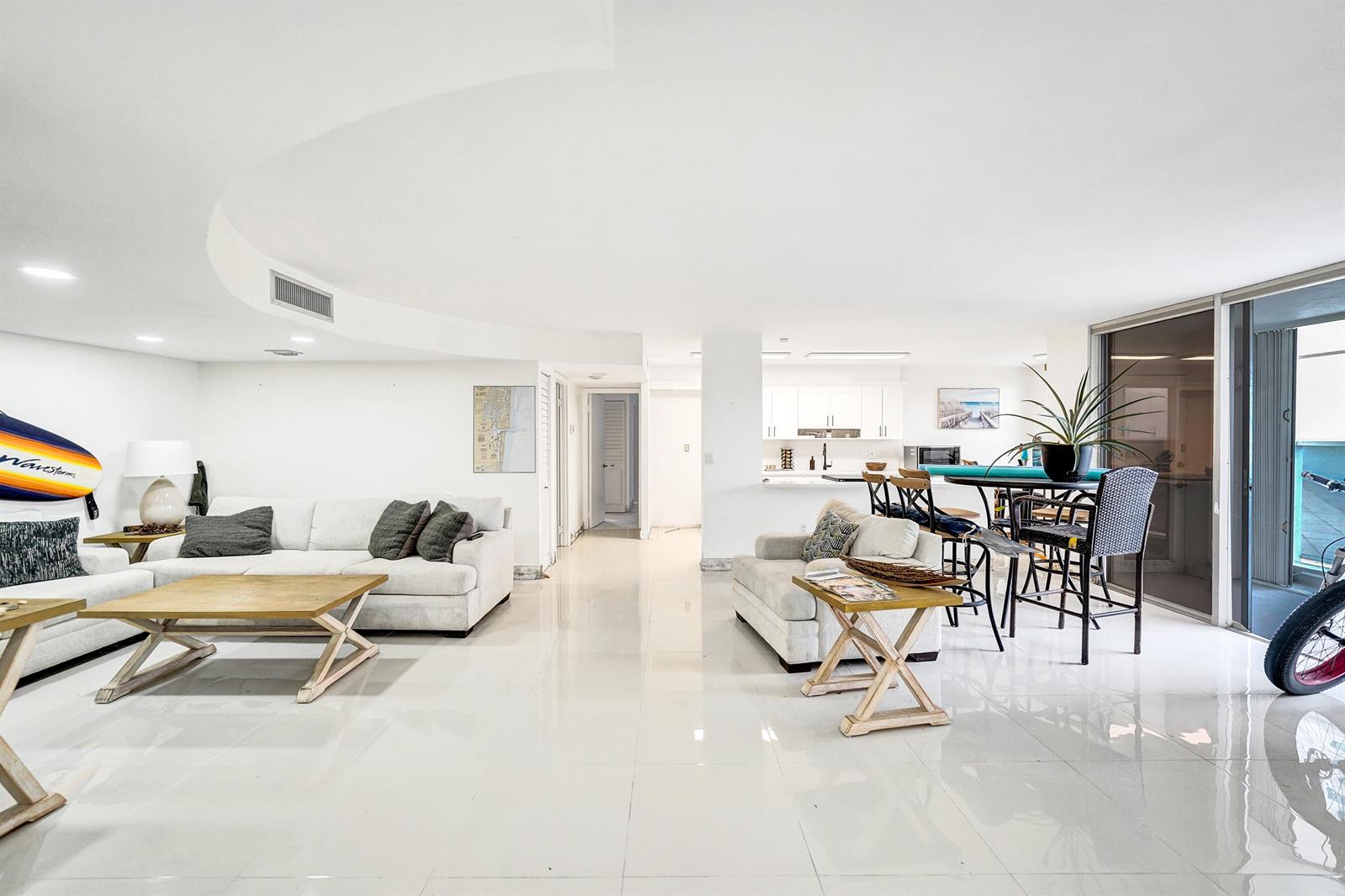 Photo of 2751 Ocean #302s, Hollywood, Florida, 33019 - DSC08976