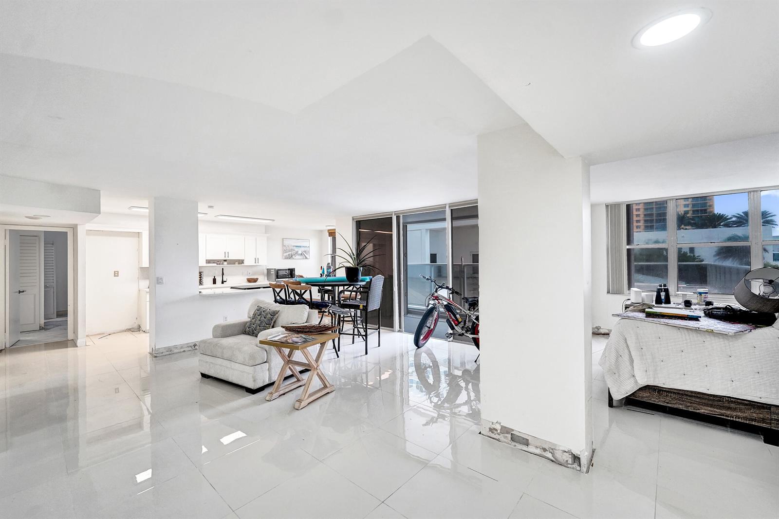 Photo of 2751 Ocean #302s, Hollywood, Florida, 33019 - DSC08979