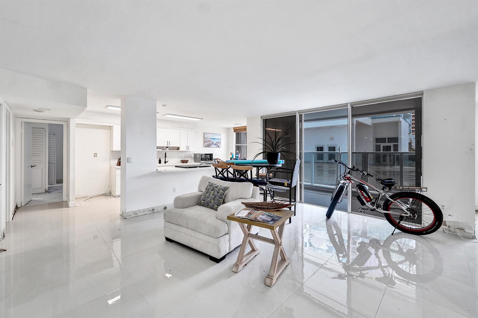 Photo of 2751 Ocean #302s, Hollywood, Florida, 33019 - DSC08982