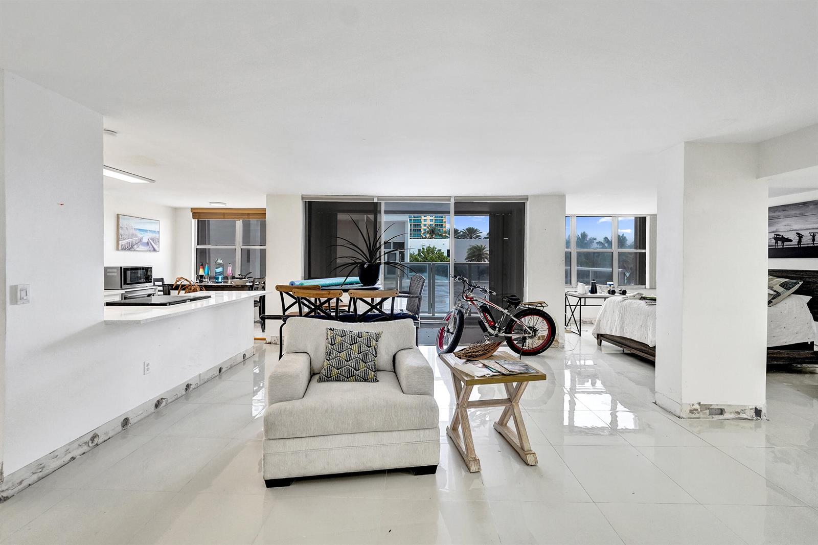 Photo of 2751 Ocean #302s, Hollywood, Florida, 33019 - DSC08985