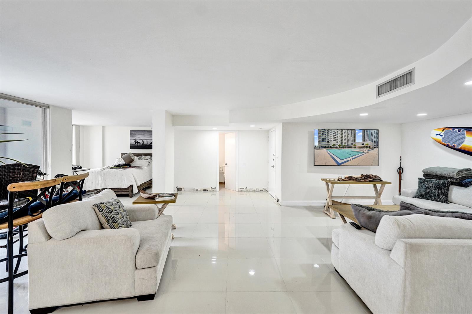 Photo of 2751 Ocean #302s, Hollywood, Florida, 33019 - DSC08991