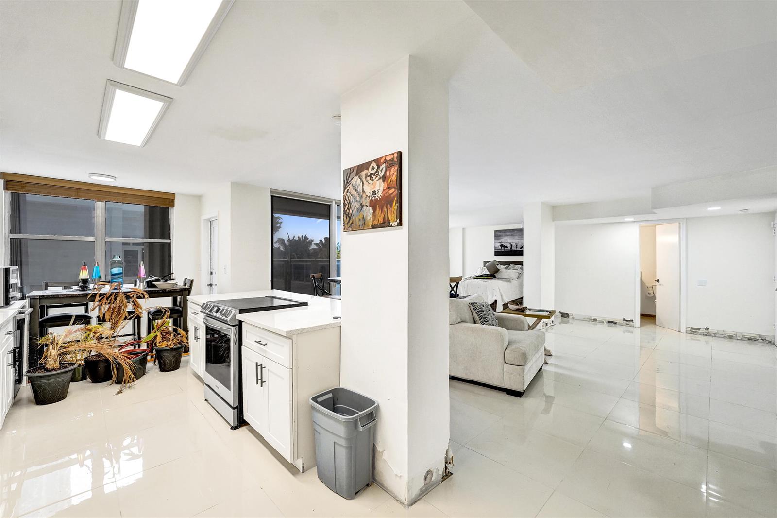 Photo of 2751 Ocean #302s, Hollywood, Florida, 33019 - DSC09003
