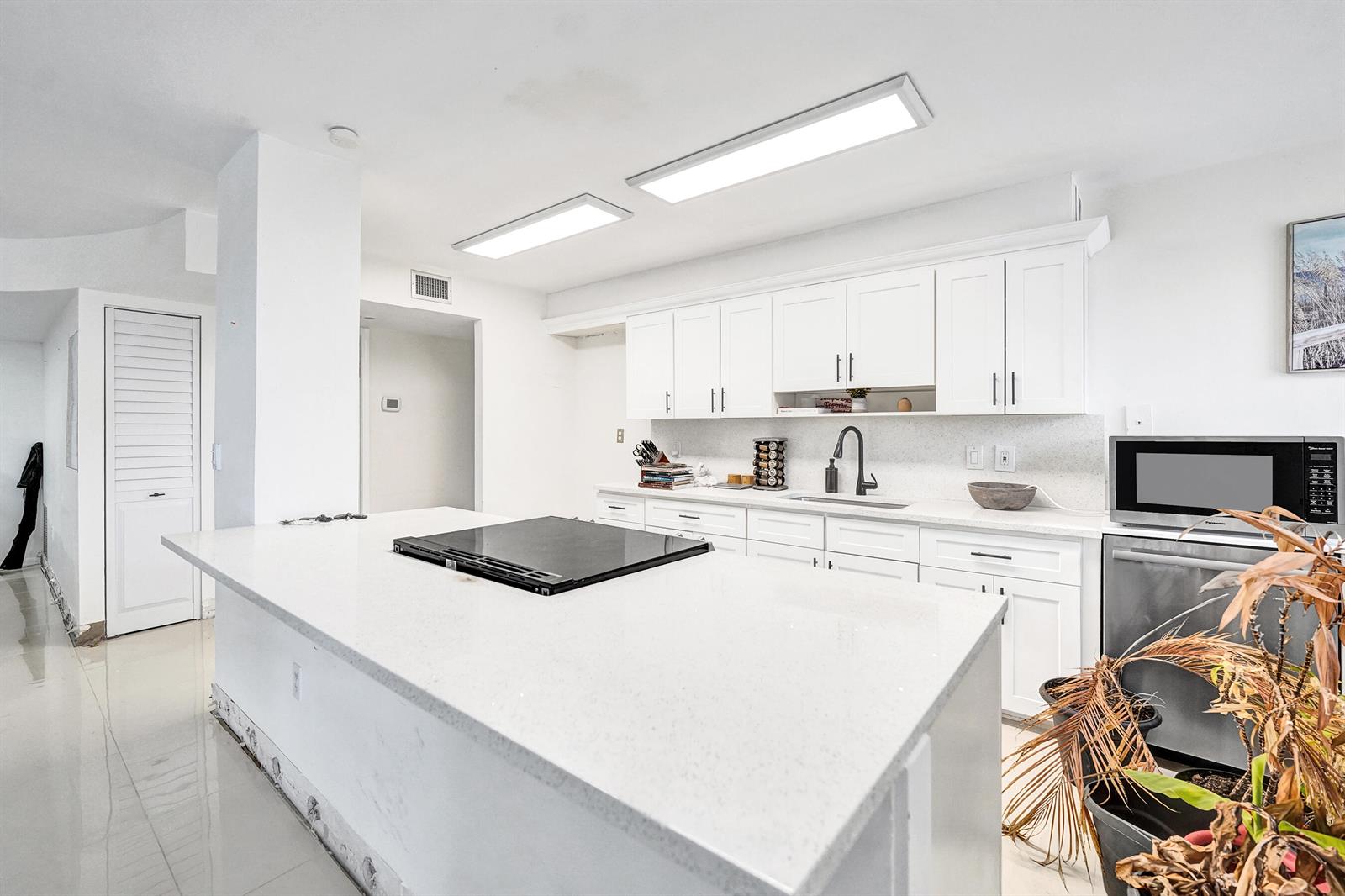 Photo of 2751 Ocean #302s, Hollywood, Florida, 33019 - DSC09018