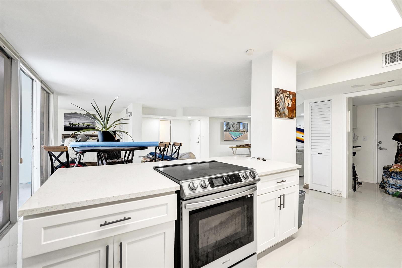 Photo of 2751 Ocean #302s, Hollywood, Florida, 33019 - DSC09024
