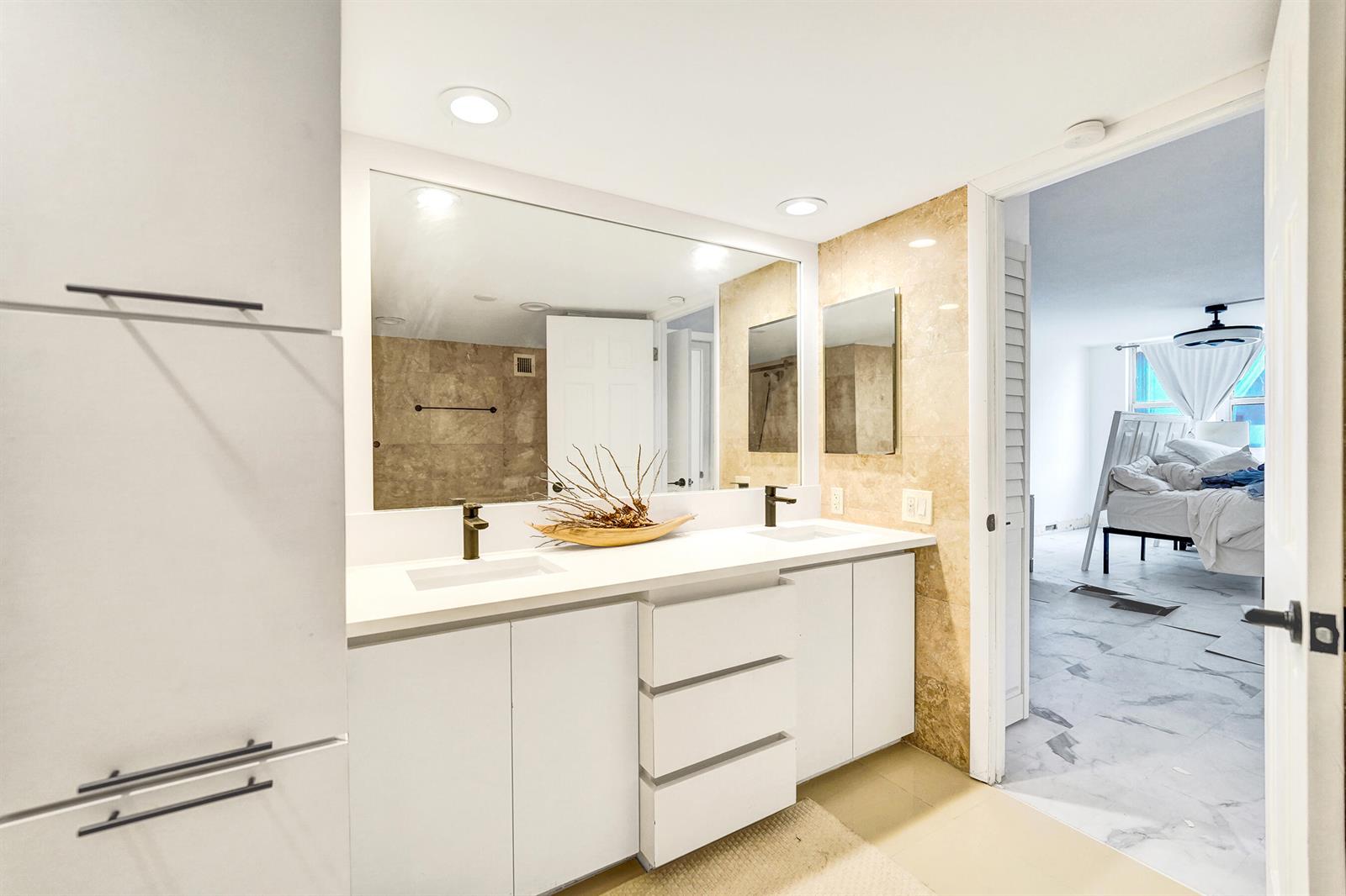 Photo of 2751 Ocean #302s, Hollywood, Florida, 33019 - DSC09051