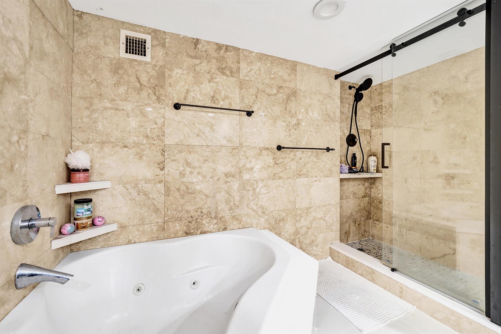 Photo of 2751 Ocean #302s, Hollywood, Florida, 33019 - DSC09060