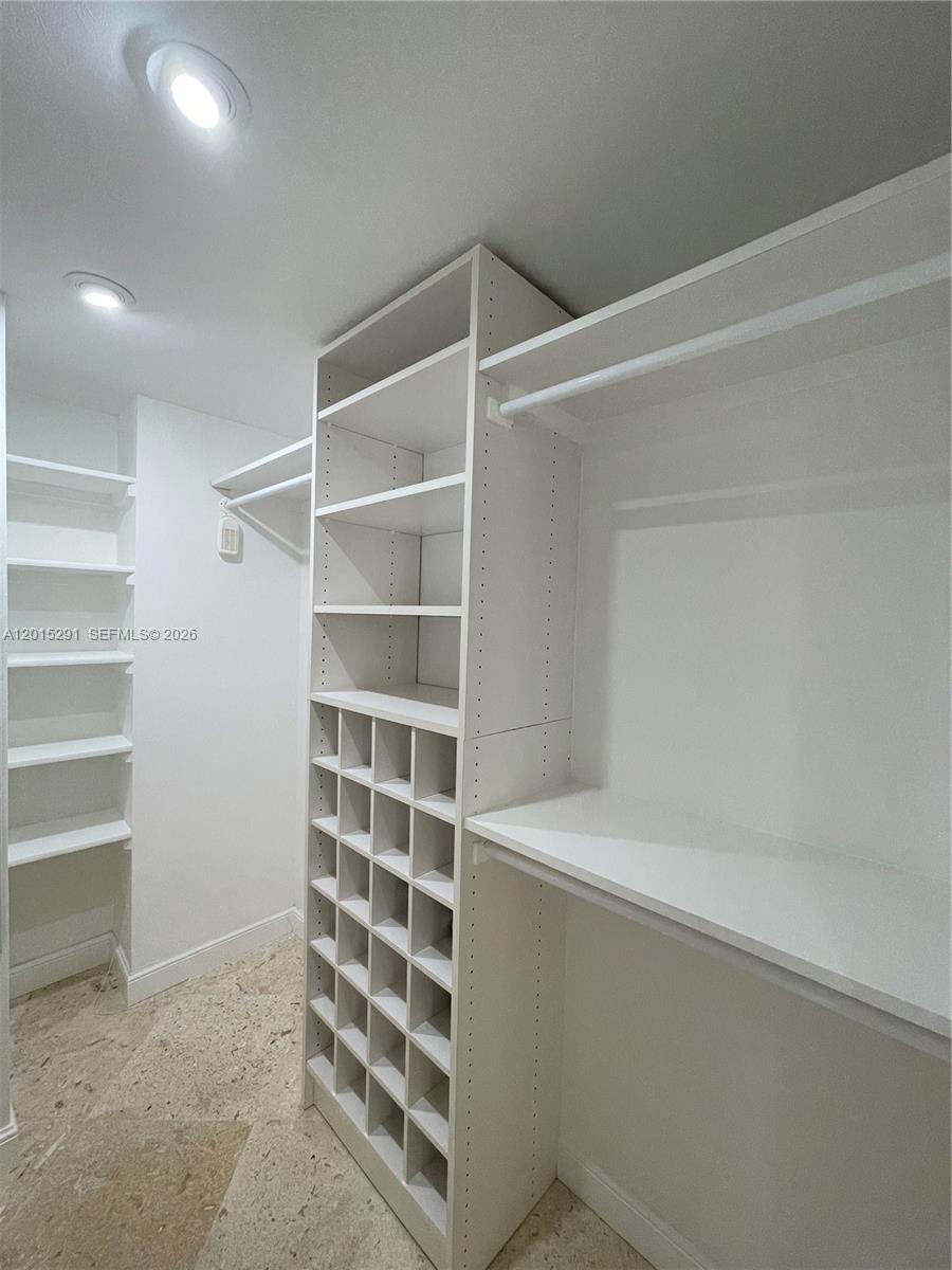 Photo of 3625 Country Club Dr #907, Aventura, Florida, 33180 - Walk-In