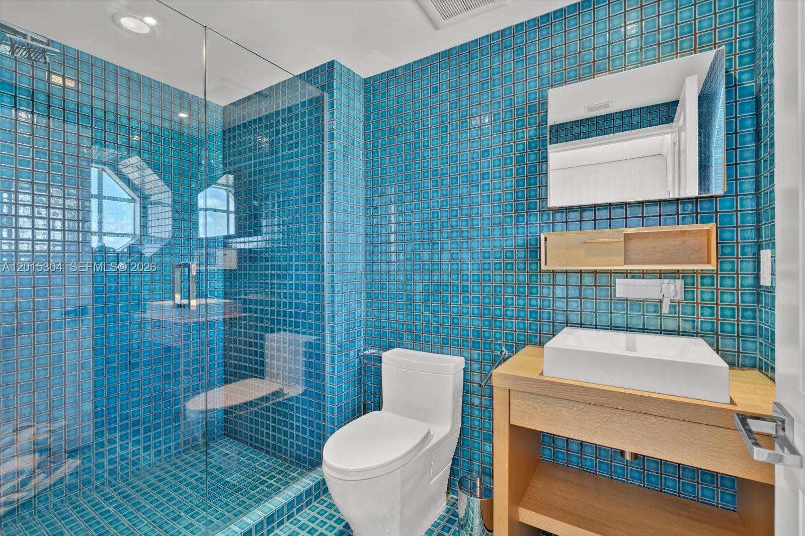Ver detalles 1101 4 / 4 2736 sq. ft. $ 2026-08-24 0 foto