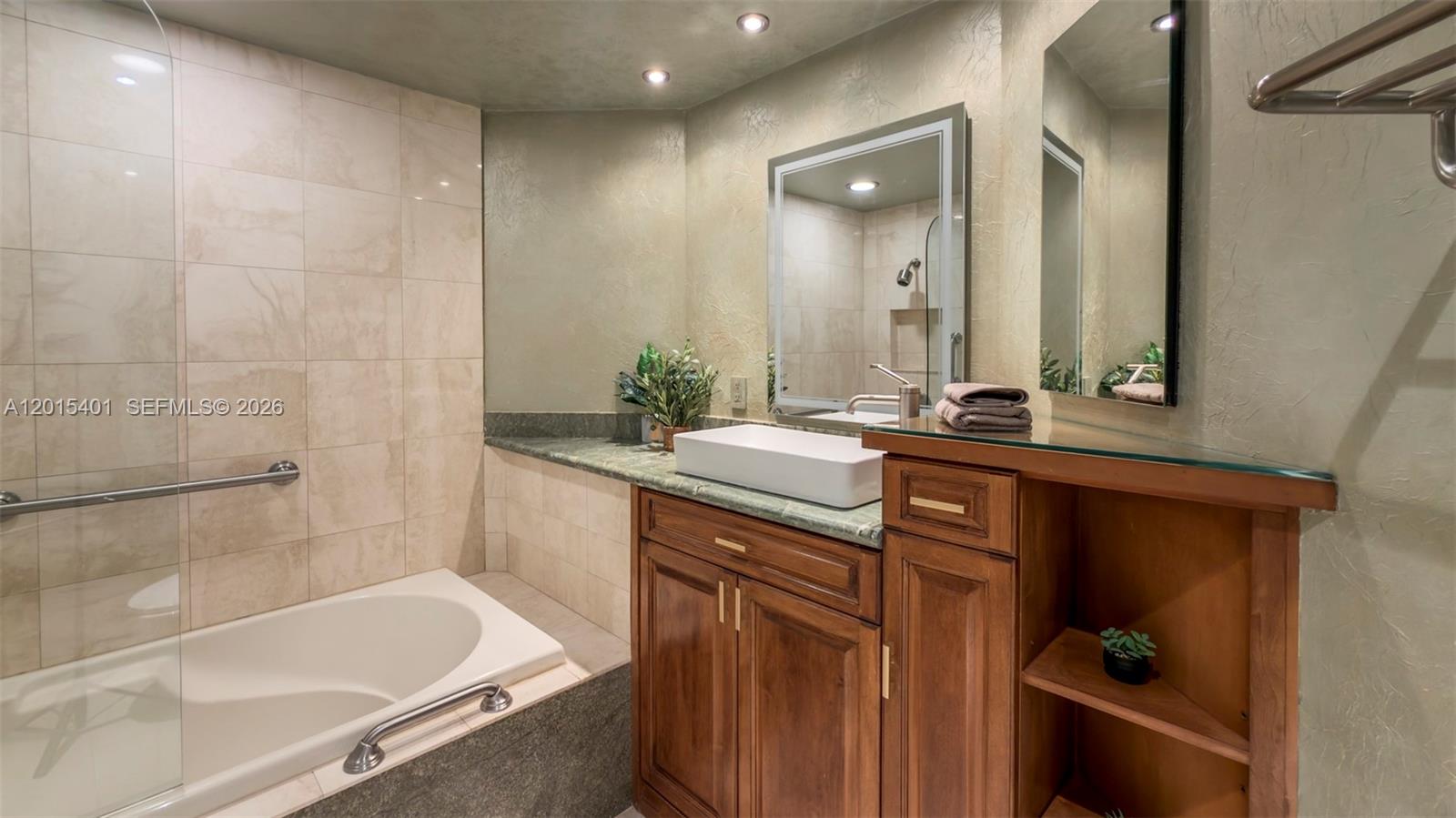 3004 3 / 3 2560 sq. ft. $ 2026-05-08 0 Photo