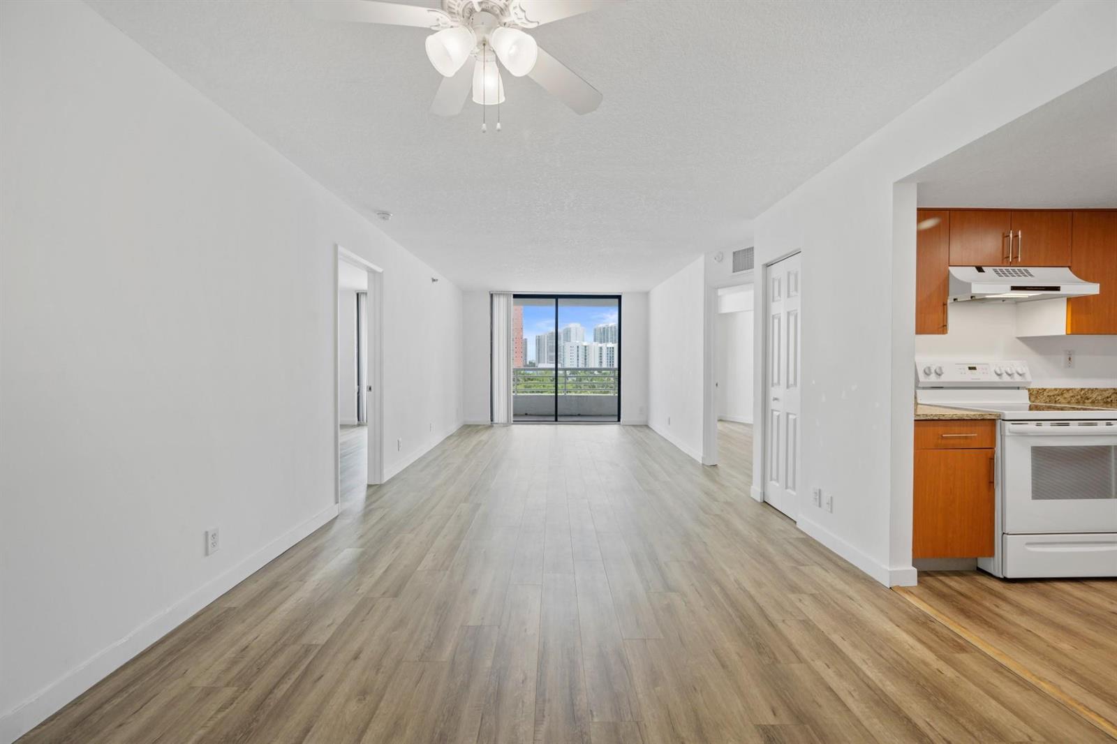 Photo of 3300 192nd #915, Aventura, Florida, 33180 - Photo 17