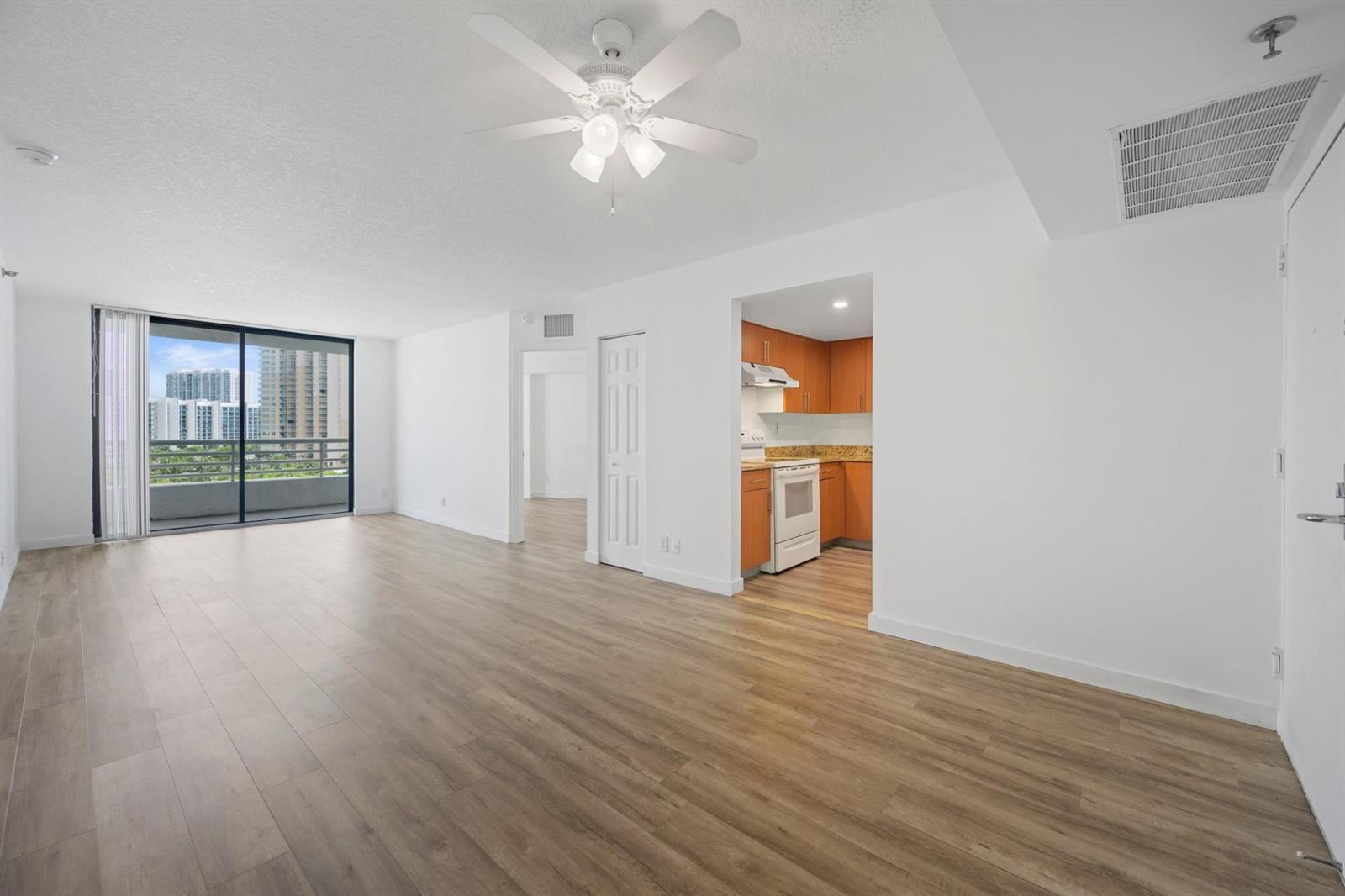 Photo of 3300 192nd #915, Aventura, Florida, 33180 - Photo 19