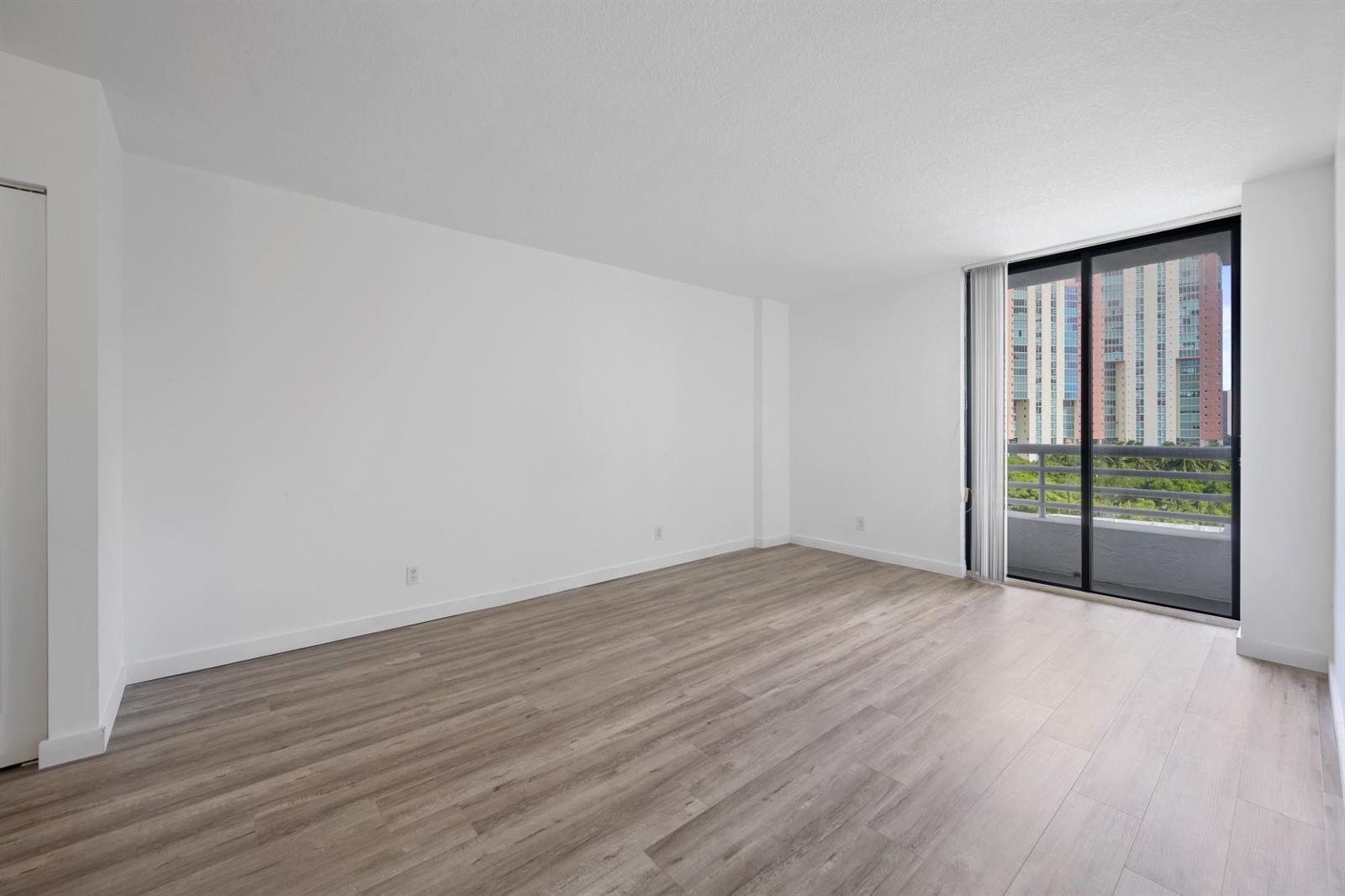 Photo of 3300 192nd #915, Aventura, Florida, 33180 - Photo 8