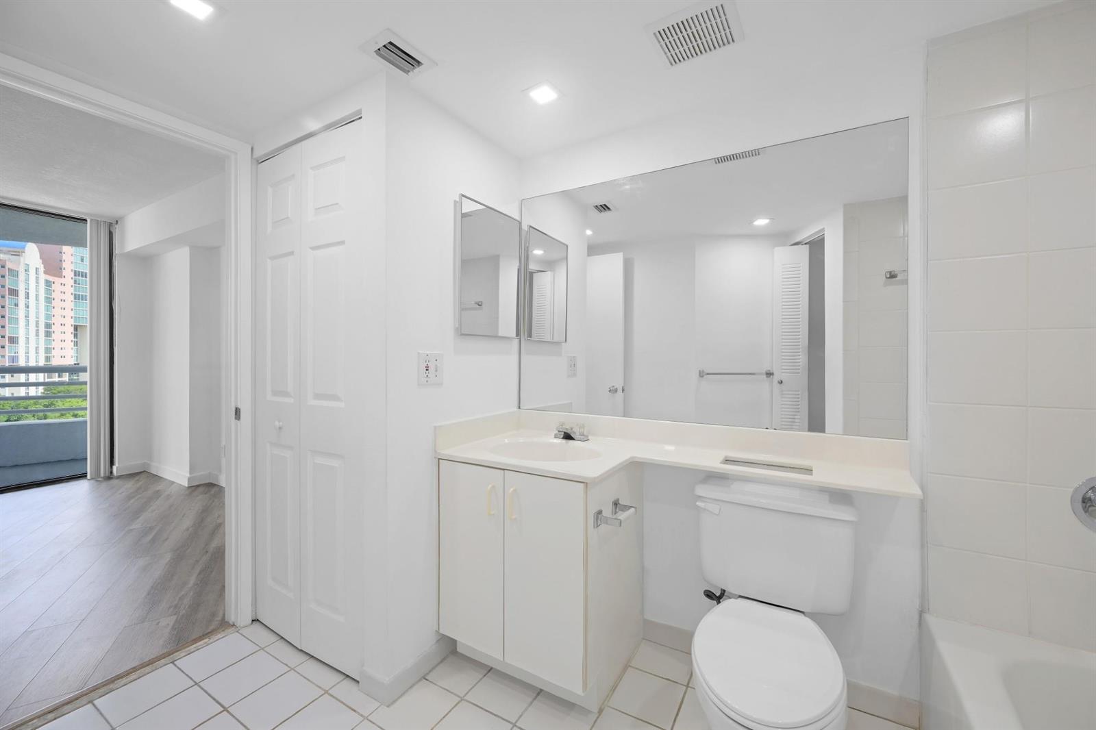 Photo of 3300 192nd #915, Aventura, Florida, 33180 - Photo 9