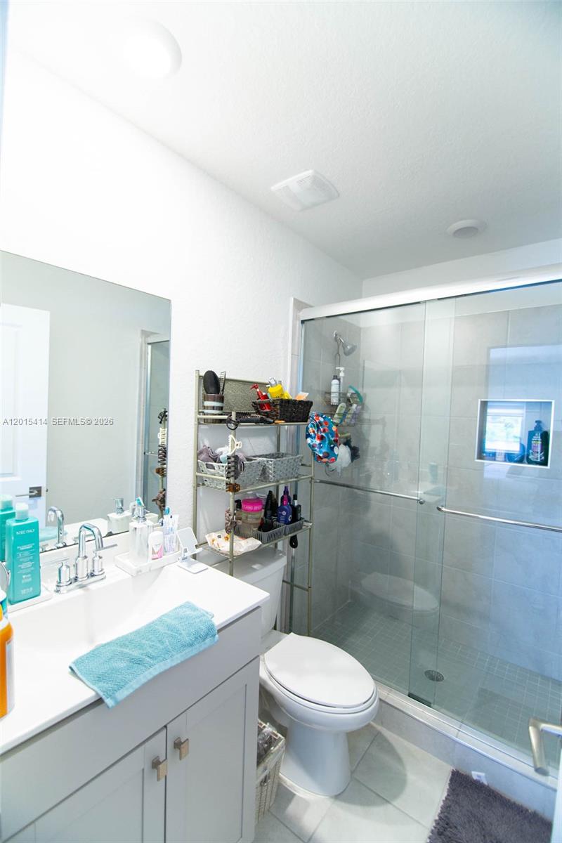 Ver detalles 2348 4 / 3 1374 sq. ft. $ 2026-05-08 0 foto